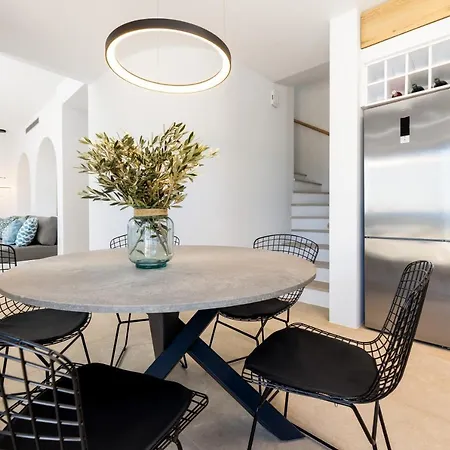 וילה Eneos #2 Pool & Sea View, פארוס