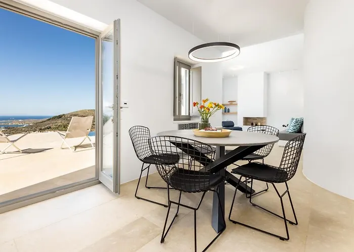 Eneos #2 Pool & Sea View, פארוס