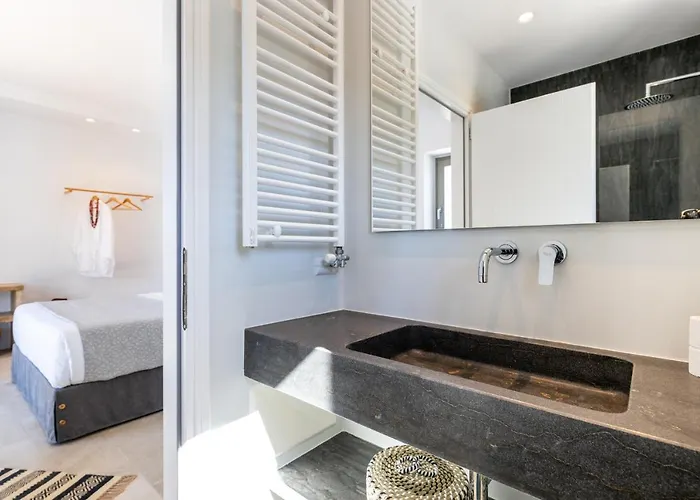 Eneos #2 Pool & Sea View, וילה פארוס