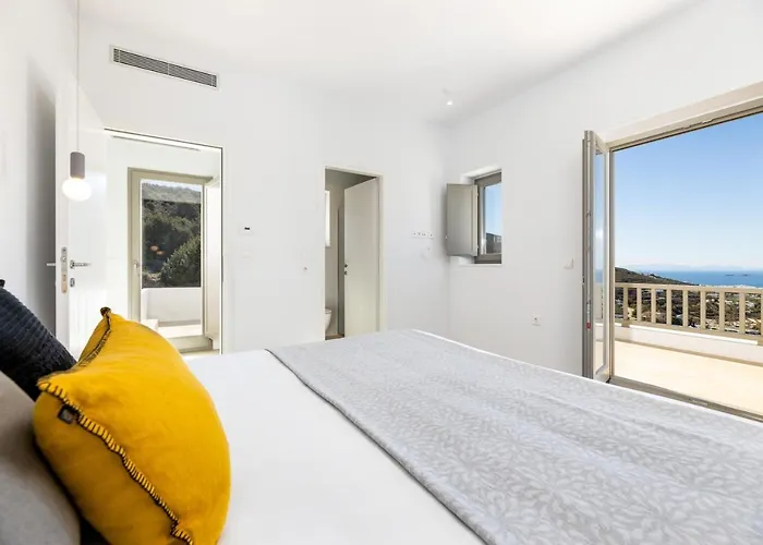 Eneos #2 Pool & Sea View, פארוס