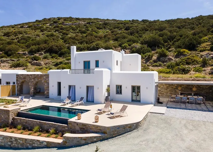 Eneos #2 Pool & Sea View, פארוס