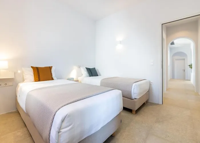 Eneos #2 Pool & Sea View, וילה