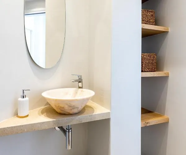 Eneos #2 Pool & Sea View, פארוס